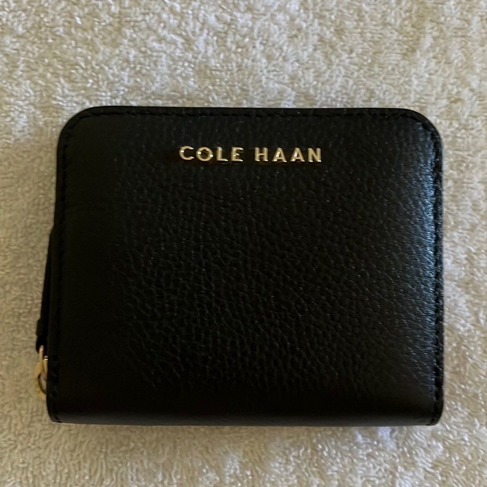Cole Haan Grand Series Small Zip Arnd Wallet